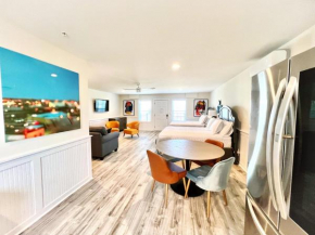 302 Queen Suite, 3rd Floor Low Tide